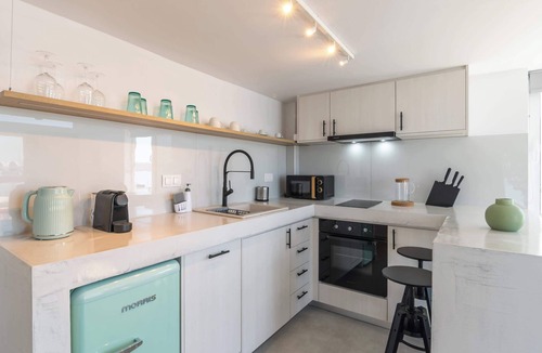 Adamas Apartment | Akti Waterfront Modern Lofts: Pelagos