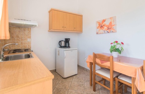 Ag. Georgios Apartment | Aleka Apartment 2 with Sea View, Terrace, Balcony & Wi-Fi