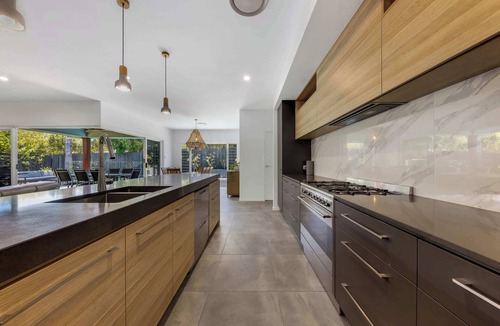 Alexandra Headland House | Alex Beachside Getaway - 15min walk > Sand & Surf