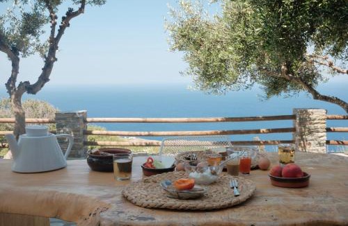 Ydrousa House | Alia's sea view villa & studios