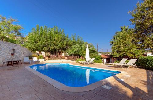 Nochia Villa | Alia Stone Villa-Ideal for families-Heated pool