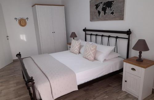 Kini Apartment | Alisachni