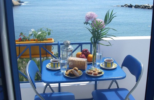 Ikaria Apartment | Alkistis Cozy by The Beach Apartment in Ikaria Island Intherma Bay - 2nd Floor