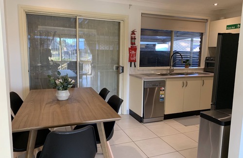 Fairfield West Boat Rental | All in 3 Bedrooms,sliding gate, Fairfield West