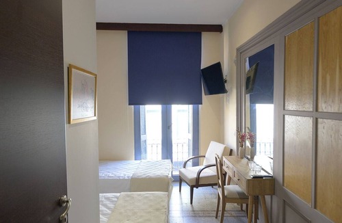Mytilene Bed & Breakfast | ALLEY ROOMS