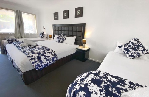 East Tamworth Hotel | Almond Inn