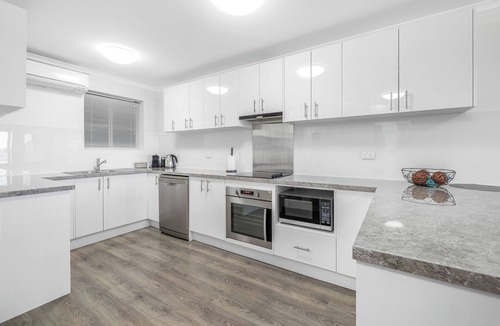 Lake Wangary Apartment | Almonta Apartments on the Waterfront (B)