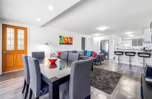 Lake Wangary Apartment | Almonta Apartments on the Waterfront (B)