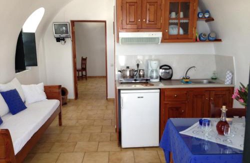 Kamari Apartment | Almyra Oia Suites - Adults Only