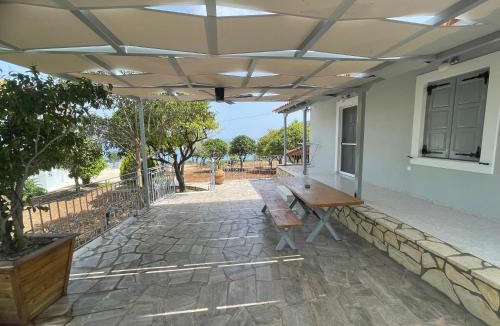 Poulithra House | Aloni house