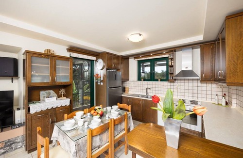 Kaina Villa | Aloni Villa - Three Bedroom Villa, Sleeps 6