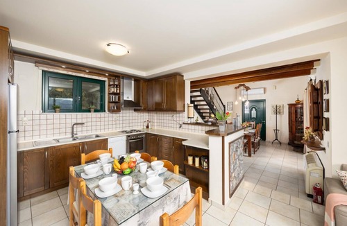 Kaina Villa | Aloni Villa - Three Bedroom Villa, Sleeps 6