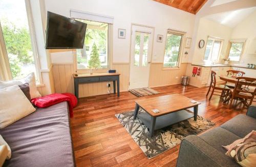 Harrietville Apartment | Alpine Arnica Cottage 1