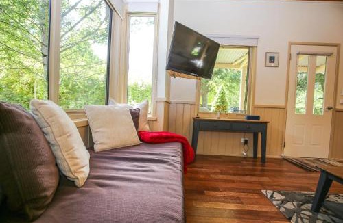 Harrietville Apartment | Alpine Arnica Cottage 1