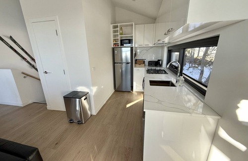 Mount Buller House | Alpine Chalet 3BR with Heated Floors & Fast Wi‑Fi