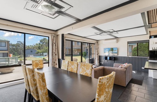 Jindabyne Apartment | Alpine Mountain View 39 - 3BR l Swimming Pool l Air-Con l WiFi