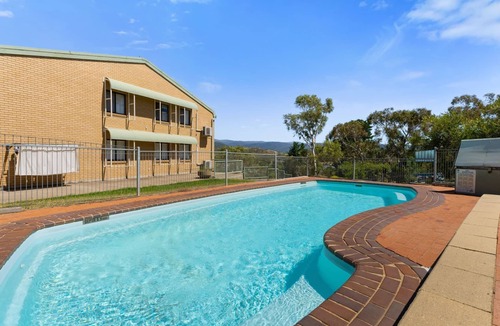 Jindabyne Apartment | Alpine Mountain View 39 - 3BR l Swimming Pool l Air-Con l WiFi
