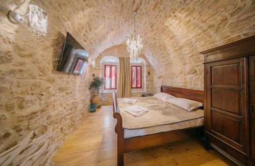 Kalamoti Villa | Alternative Medieval Villa