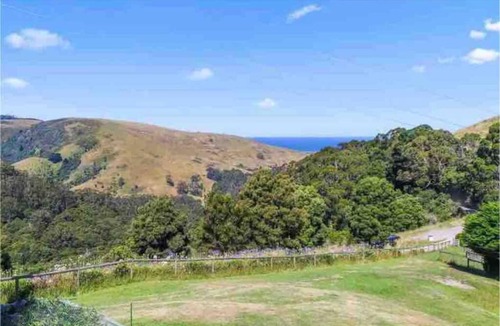 Apollo Bay Apartment | Alyeska Loft - Apollo Bay studio loft apartment