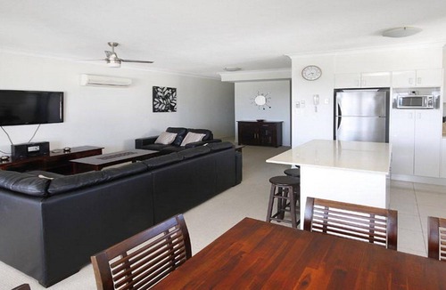 Kings Beach Apartment | Amalfi Unit 11, - Above All Else - 50 King Street