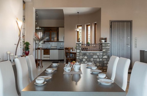 Aigialeia House | Amara Haven