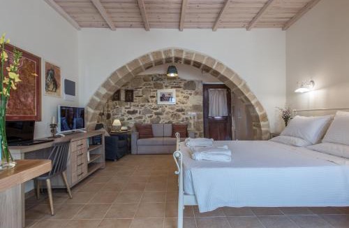 Drapanias Villa | Amara Theta Living With Private Pool