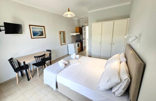 Kavallos Apartment | Amarandos Inn