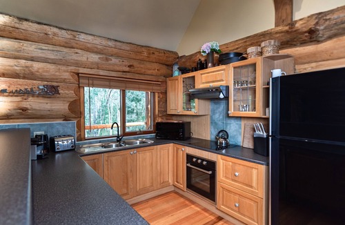 Sawmill Settlement House | Amaruq Log Cabin - Base of Mt Buller - Sept Holidays Availability