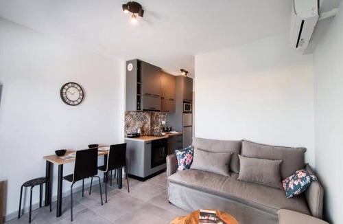 Nikiana Apartment | Amaryllis Luxury Apartment