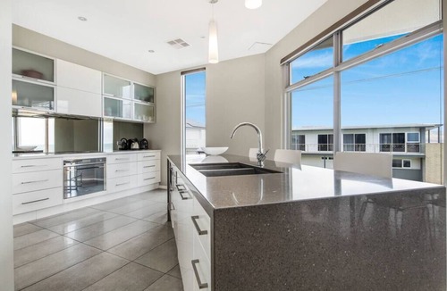 Aldinga Beach House | Amaze-in-Aldinga, 4 Bdrm, Slps 8, Esplanade, Wifi