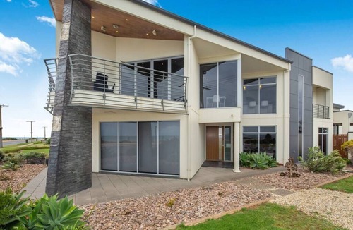 Aldinga Beach House | Amaze-in-Aldinga, 4 Bdrm, Slps 8, Esplanade, Wifi