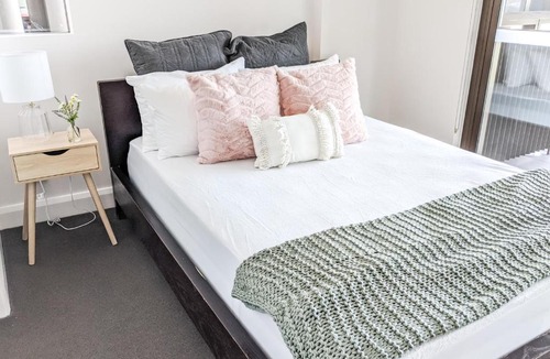Sydney Olympic Park Apartment | Amazing City and HarbourView@OlympicPark - 2BR - FreeNetflix,Wifi and Wine