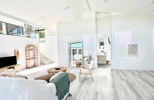 Sydney Villa | Amazing Ocean Villa close to Natural Rock Pools