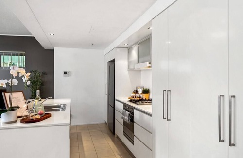 Brisbane Central Business District Apartment | Amazing River & City Views|Large Family Apartment