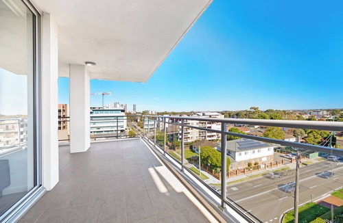 Liverpool Apartment | Amazing scene/2Br Apt/Shopping/Train/Hospital