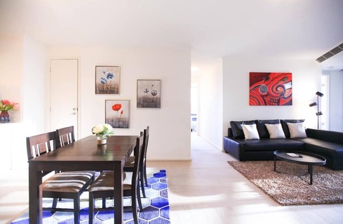 Southbank Apartment | Amazing View 3 BR*2BTH*P APT with balcony and Pool in Heart of Southbank