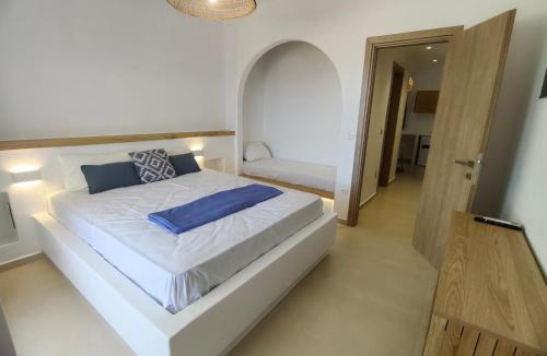 Maragas Bed & Breakfast | Amodari studios on the beach