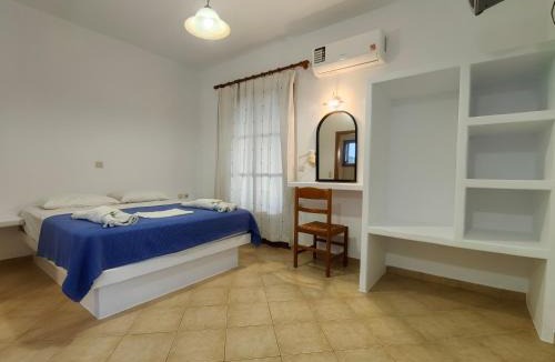 Maragas Bed & Breakfast | Amodari studios on the beach