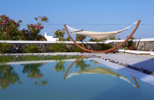 Exo Gialos Villa | Amor Hideaway Villas by Mr and Mrs White
