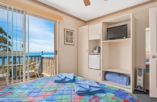Swansea Hotel | AMOS HOUSE MOTEL