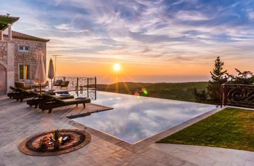 Maries Villa | Ampia Dimora Villa