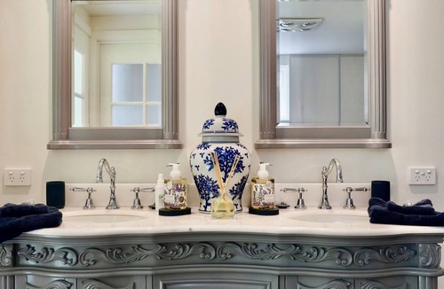 Red Hill Cottage | An elegant bluestone cottage located on the grounds of the Red Hill Peony Estate