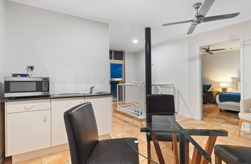 Cullen Bay Condo | Anchor Point Penthouse: Marina Views ~ Pool ~ BBQs