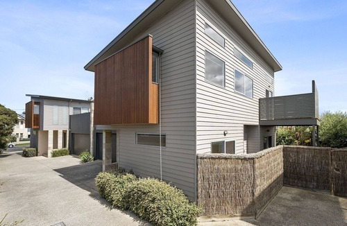 Torquay House | Anderson Central Torquay 36