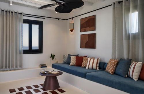 Parikia Hotel | Andronis Minois