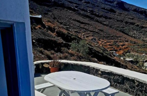 Imerovigli Apartment | Anemos Mill House