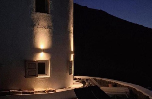 Imerovigli Apartment | Anemos Mill House