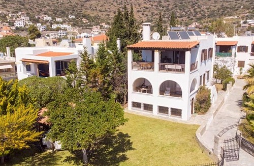 Kontos Apartment | Angela's Guest House