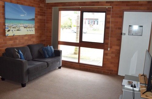 South West Rocks Apartment | Anglers Lodge 4 - walk to the beach