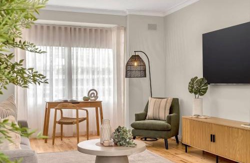 Somerton Park Apartment | Anja Haus - Elegant Retreat near Somerton Park Beach
